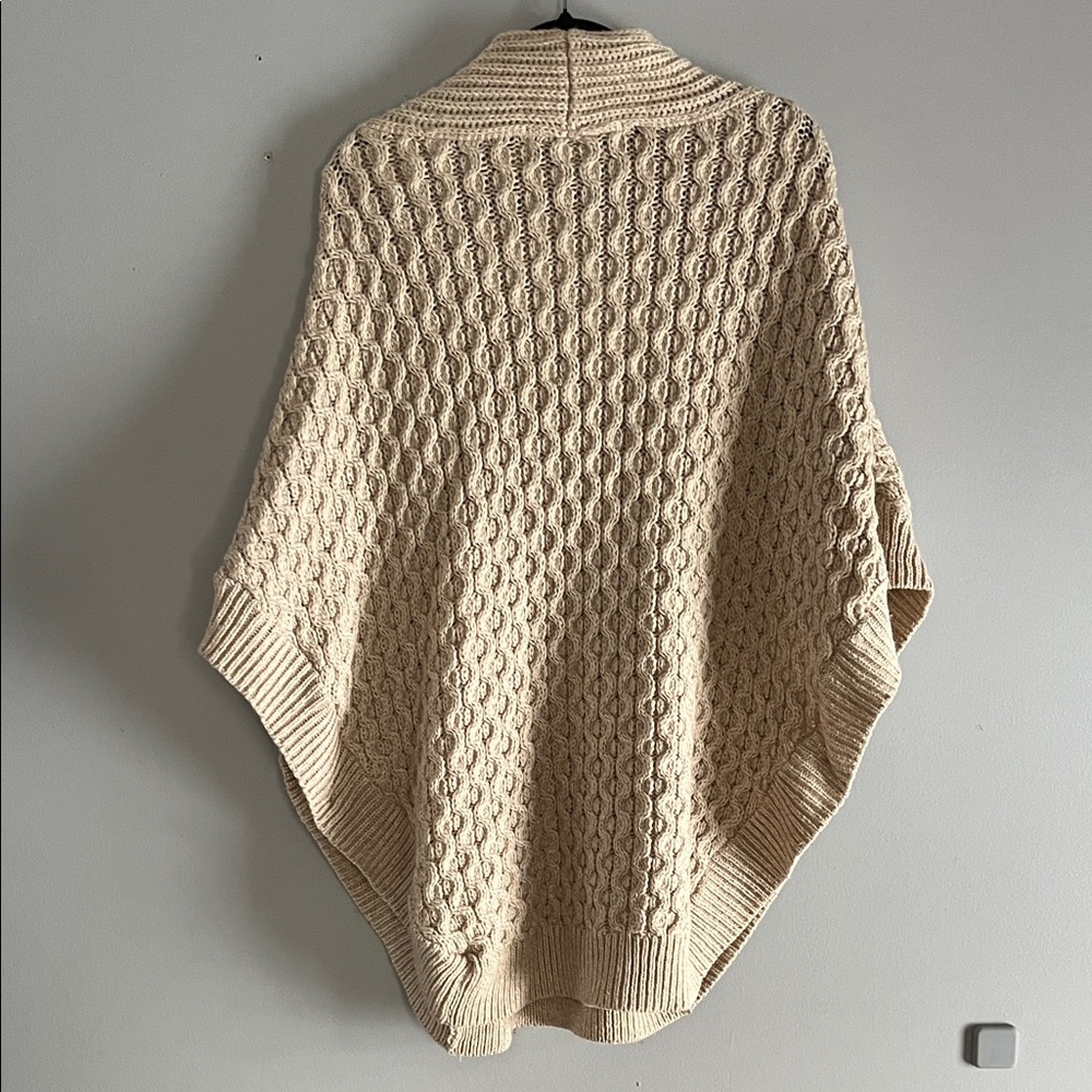 Aran Mor Ireland Cream Cable Knit Poncho - Picture 3 of 4
